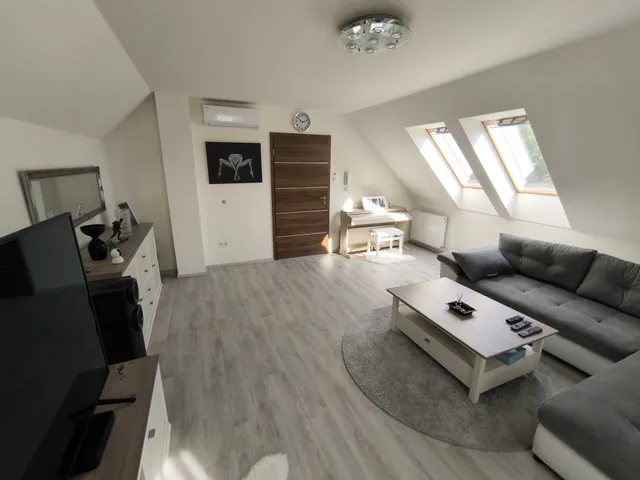 Eladó ház Solymár 220 nm