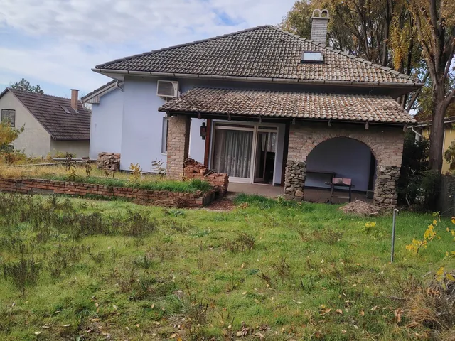 Eladó ház Csömör 300 nm