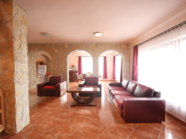 Eladó ház Csömör, Középhegy 37 300 nm