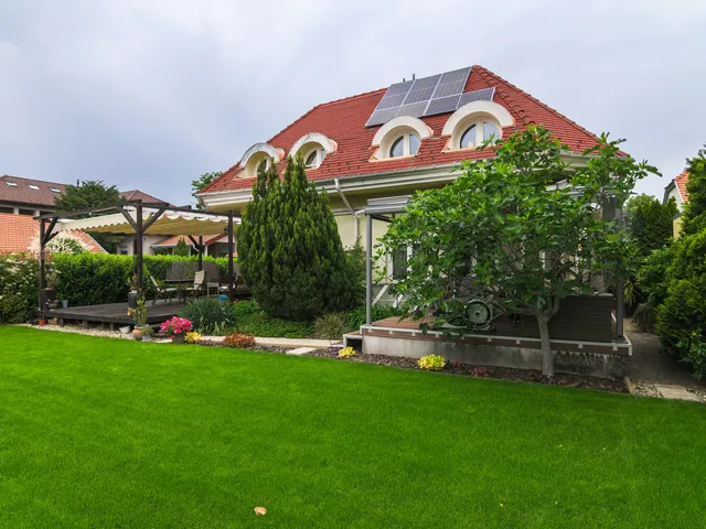 Eladó ház Budapest XVIII. kerület, Miklóstelep 207 nm