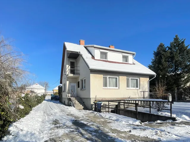 Eladó ház Budapest XVII. kerület, Rákoshegy 186 nm