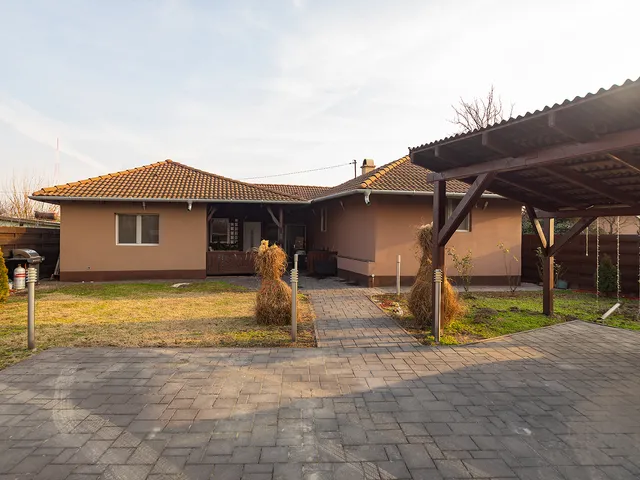 Eladó ház Halásztelek 140 nm