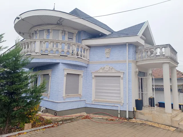 Eladó ház Budapest XVI. kerület 250 nm