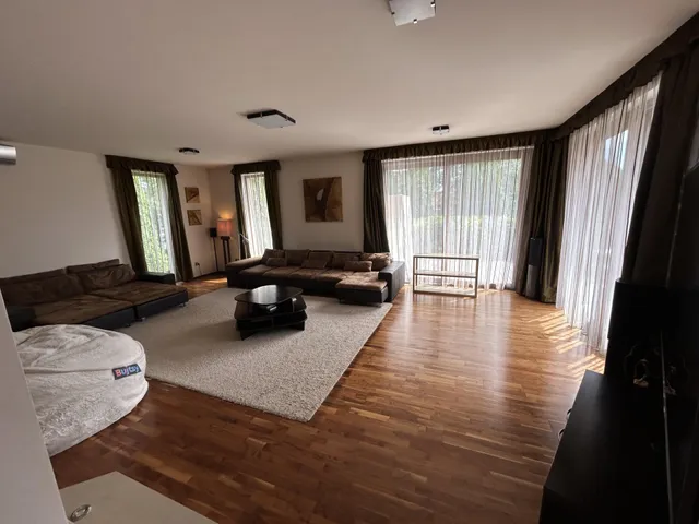 Eladó ház Budapest XVII. kerület 350 nm