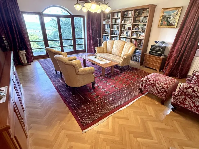 Eladó ház Solymár 295 nm