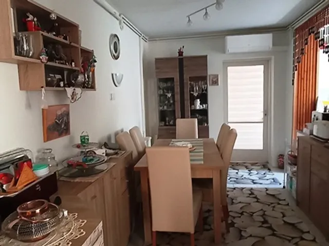 Eladó ház Pécel 193 nm