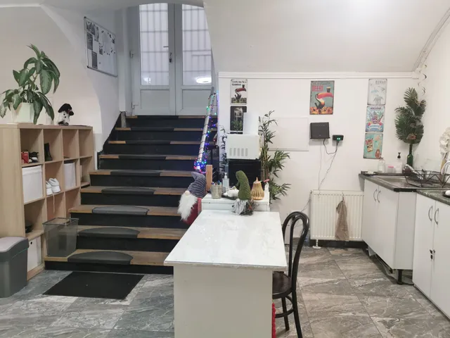 Eladó kereskedelmi és ipari ingatlan Budapest XIII. kerület, Újlipótváros 216 nm