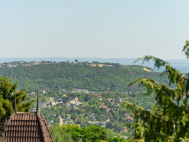 Eladó ház Budapest III. kerület, Testvérhegy 325 nm