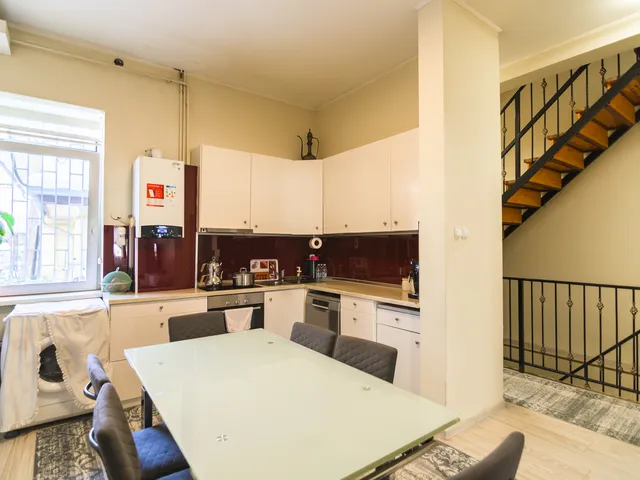 Eladó lakás Budapest X. kerület, Óhegy 210 nm