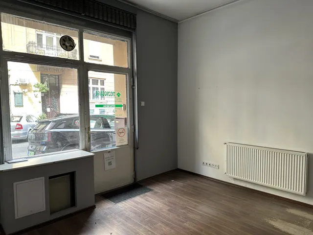 Eladó kereskedelmi és ipari ingatlan Budapest XII. kerület, Krisztinaváros XII. ker. 32 nm