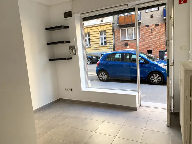 Kiadó kereskedelmi és ipari ingatlan Budapest I. kerület, Víziváros I. ker. 10 nm