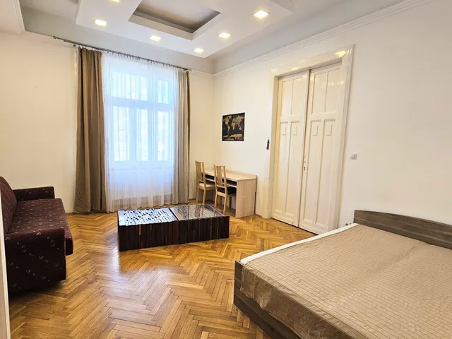 Eladó lakás Budapest VIII. kerület, Corvin negyed 77 nm