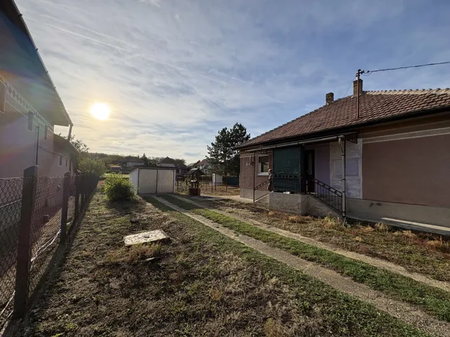 Eladó ház Dány 83 nm