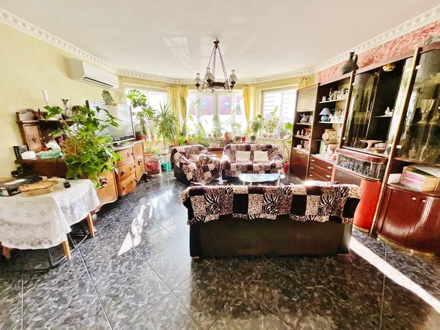 Eladó ház Budapest XVIII. kerület, Újpéteritelep 367 nm