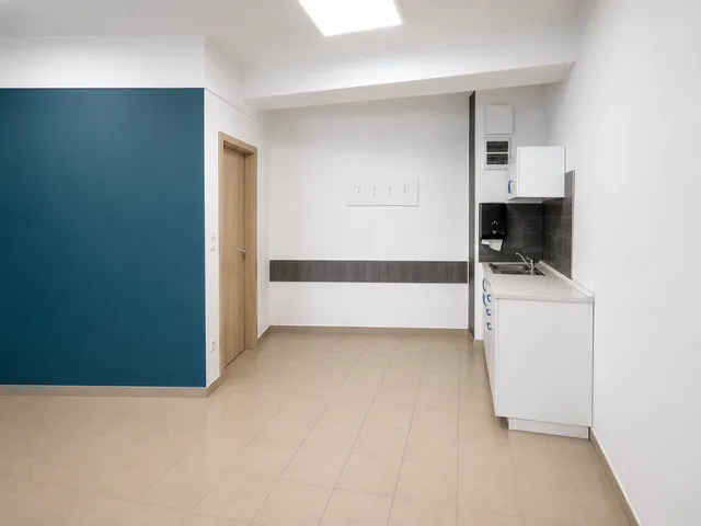 Kiadó kereskedelmi és ipari ingatlan Budapest XXI. kerület, Csepel Belváros 122 nm