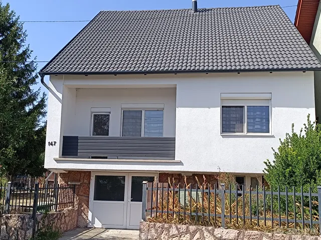 Kiadó ház Komárom 300 nm