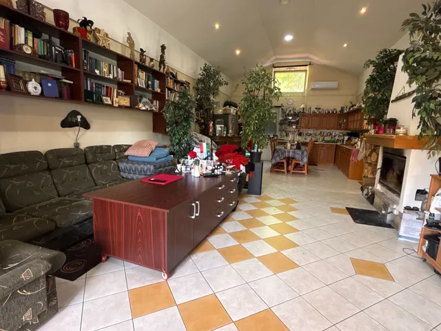 Eladó kereskedelmi és ipari ingatlan Bag, csintovány 1360 nm