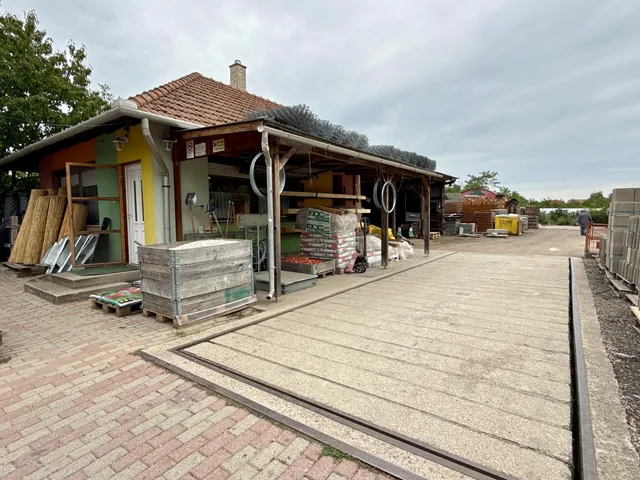 Eladó kereskedelmi és ipari ingatlan Ecséd 50 nm