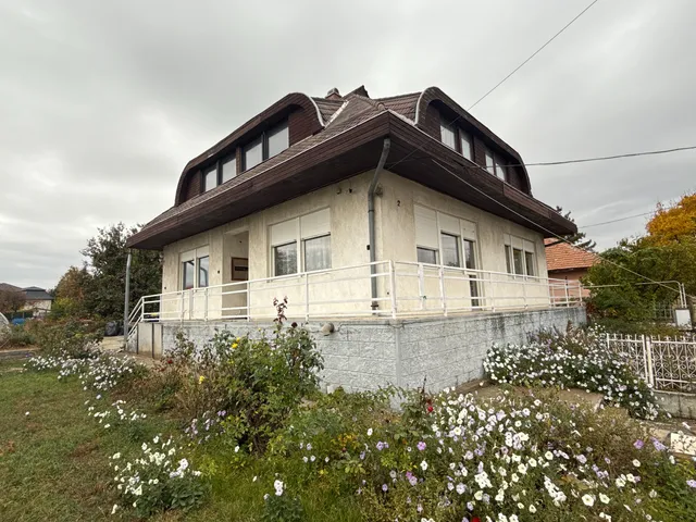 Eladó ház Ecséd 180 nm