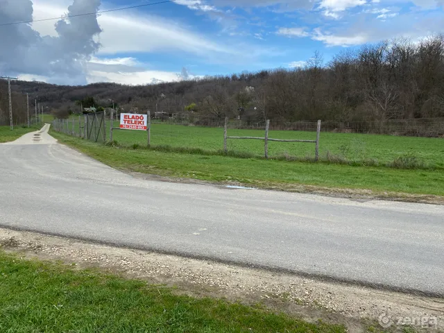 Eladó telek Szekszárd, Csatár 11242 nm