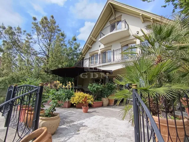 Eladó ház Mogyoród 260 nm