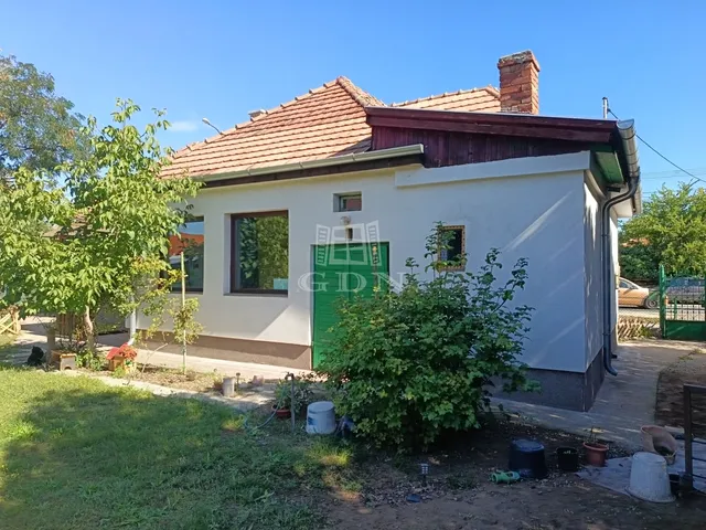 Eladó ház Veresegyház, Mézesvölgy 82 nm