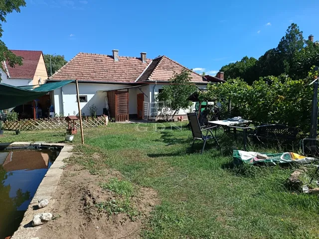 Eladó ház Veresegyház, Mézesvölgy 82 nm