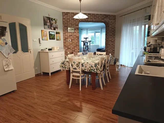 Eladó ház Gödöllő, Fenyves 245 nm