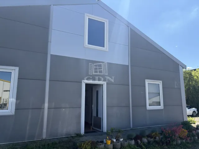 Kiadó kereskedelmi és ipari ingatlan Gödöllő 100 nm