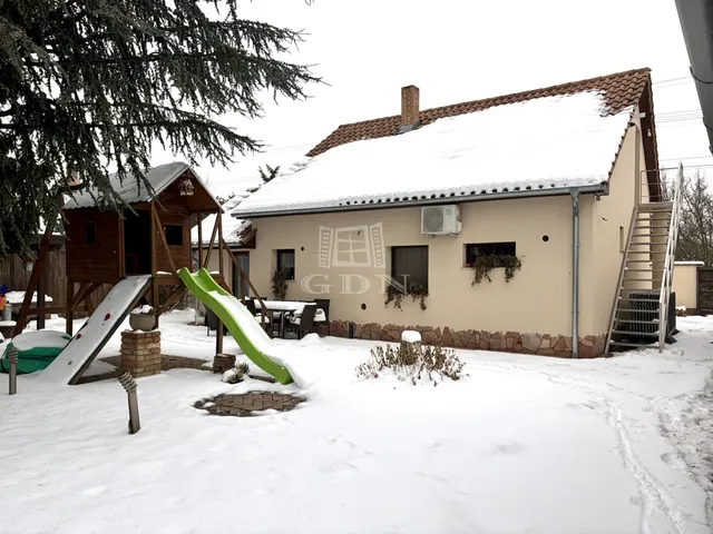 Eladó ház Fót 144 nm