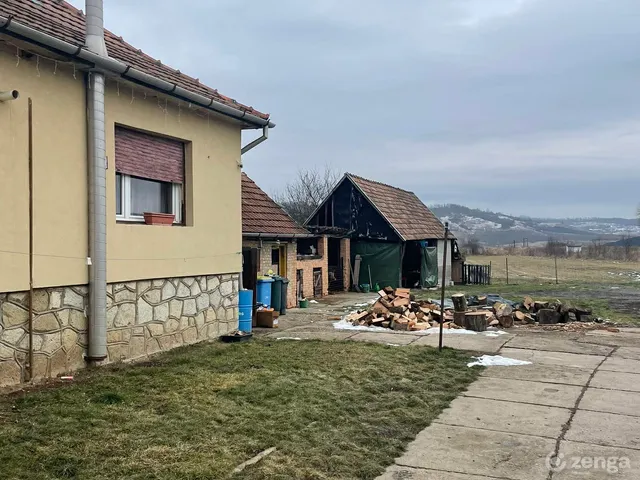 Eladó ház Felsőnyárád, Petőfi Sándor út 25 98 nm