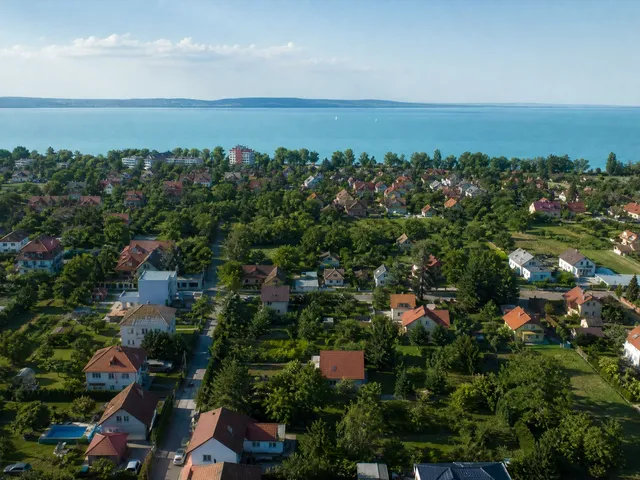 Eladó telek Fonyód, Kertváros 650 nm