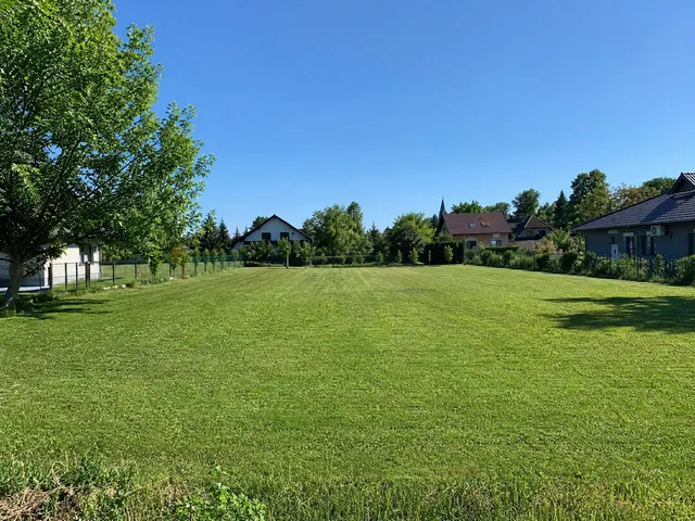 Eladó telek Fonyód, Kertváros 650 nm