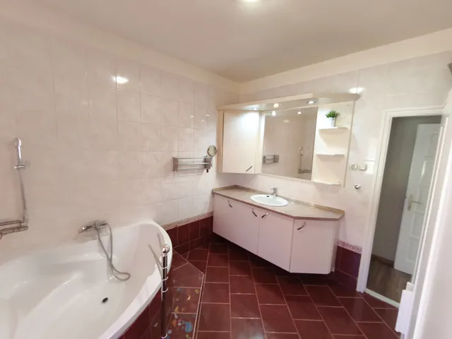 Kiadó ház Budapest XVII. kerület, Rákoskeresztúr 100 nm