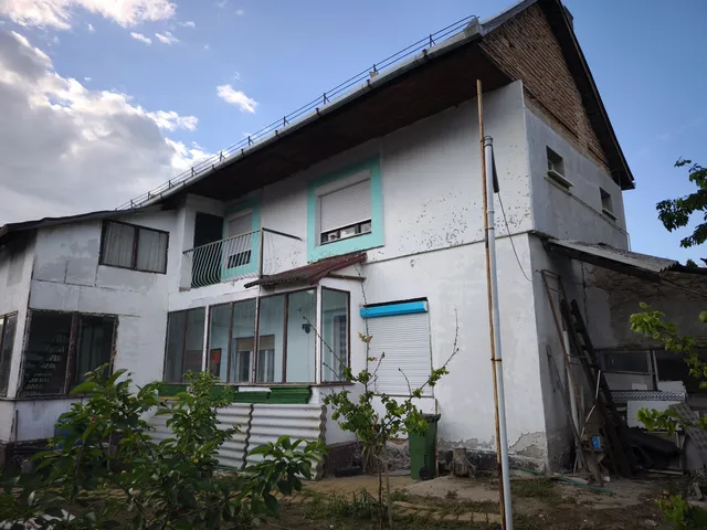 Eladó ház Vecsés, Lakótelep 140 nm
