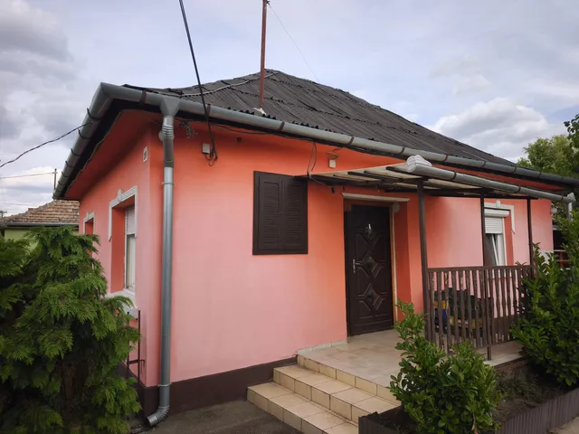Eladó ház Üllő 59 nm
