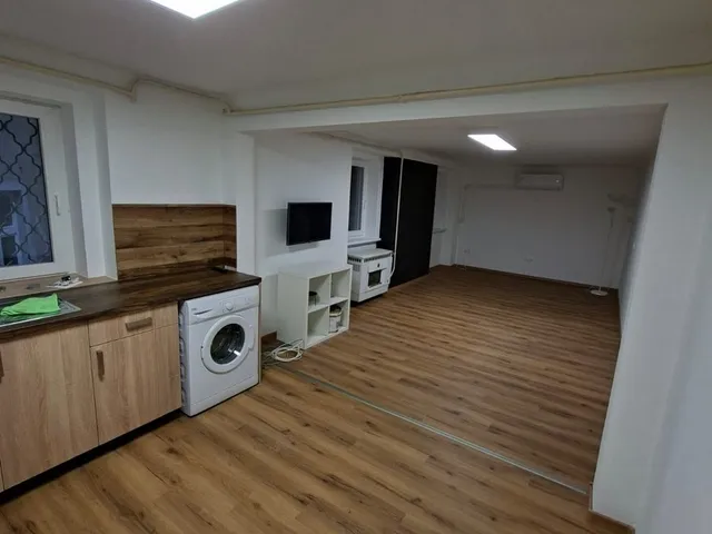 Eladó lakás Budapest VI. kerület, Nagykörúton belüli terület, Bajcsy Zsilinszky út 32 nm