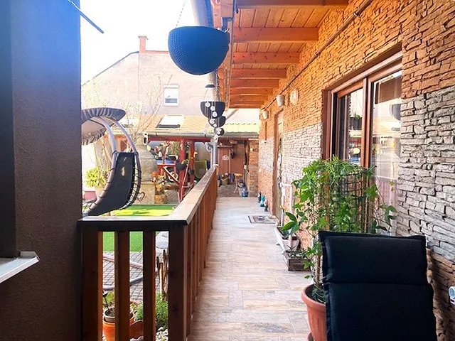 Eladó ház Budapest XVIII. kerület, Liptáktelep, Hunyadi László utca 204 nm