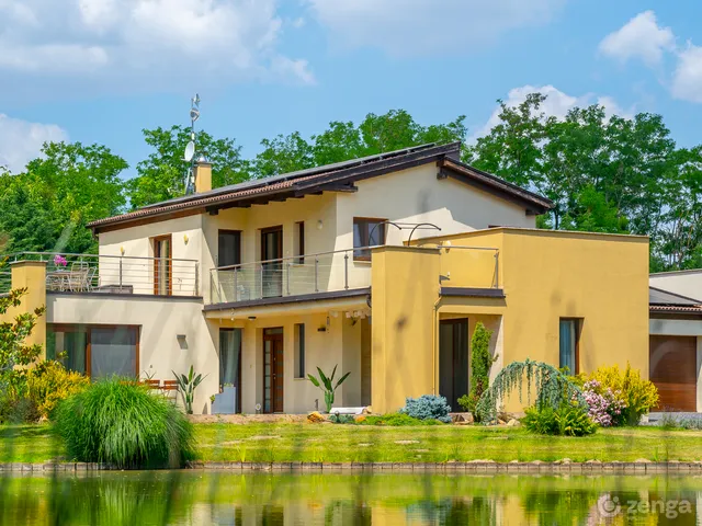 Eladó ház Kecskemét, Belsőnyír 215 nm