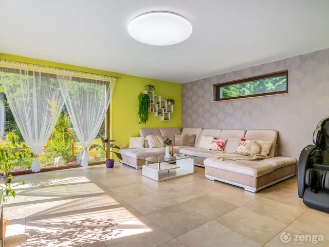 Eladó ház Kecskemét, Belsőnyír 215 nm