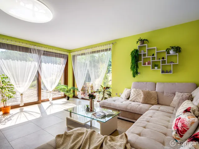 Eladó ház Kecskemét, Belsőnyír 215 nm