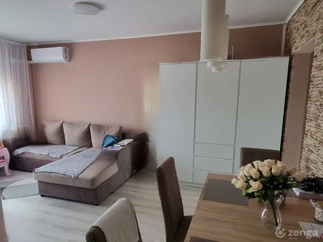 Eladó lakás Várpalota, Jókai utca 69 nm