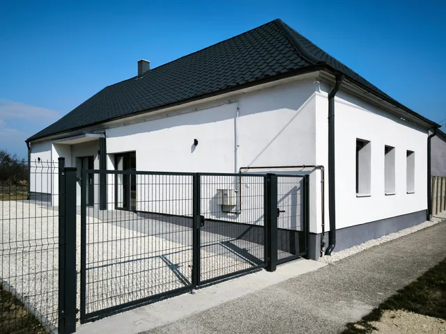 Eladó ház Csénye 105 nm