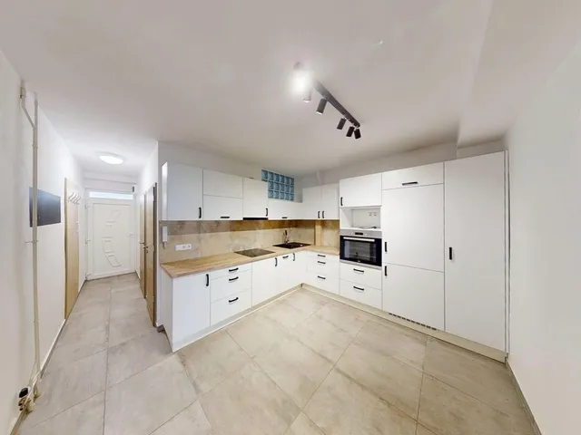 Eladó lakás Szombathely, Belváros 76 nm