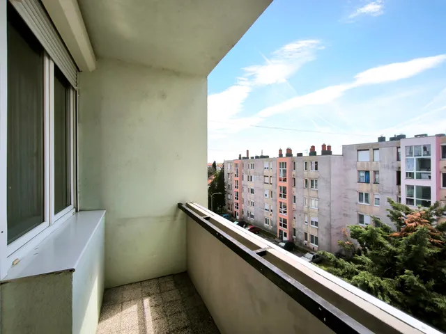 Eladó lakás Kőszeg, Lakótelep 56 nm