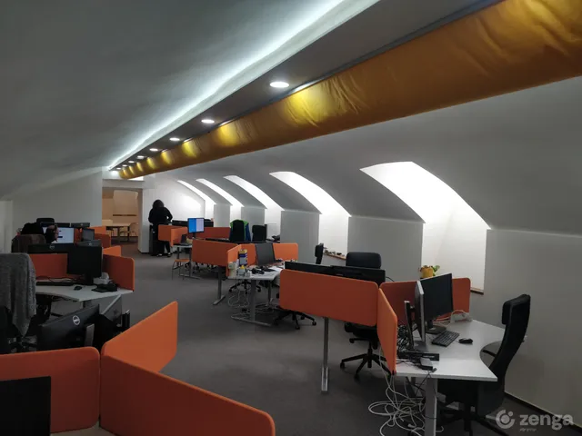 Kiadó kereskedelmi és ipari ingatlan Budapest VI. kerület, Nagykörúton kívüli terület 220 nm