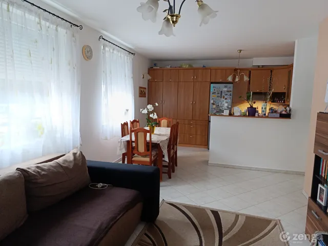 Eladó lakás Szeged, Rókus 83 nm