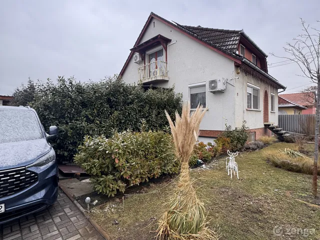 Eladó ház Üllő 218 nm