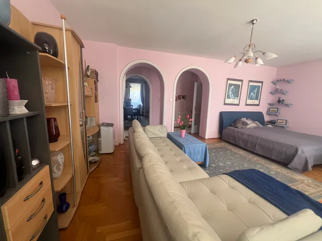 Eladó ház Szeged, Szőreg 200 nm