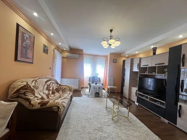Eladó lakás Makó, Szegedi utca 70 nm